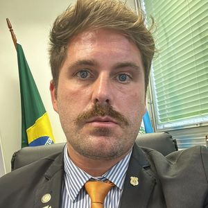 Thiago Gagliasso e Bruno Gagliasso se afastaram por questões políticas