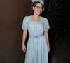 Letícia Colin: dando vida com doçura à inesquecível Ana Francisca (Chocolate com Pimenta), Colin apostou em um vestido midi azul-bebê de mangas bufantes, cinto fino e delicados bordados no peito. O tique de óculos de grau redondos, cabelo preso com um laço azul estruturado e sapatos brancos arrematou a caracterização