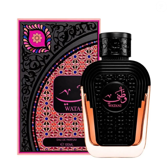 As notas de topo de  Watani Pink, da Al Wataniah, aparecem tuberosa, cacau e flores brancas. O coração traz notas amadeiradas, acordes doces e nuances cítricas, enquanto o patchouli surge no fundo para finalizar a composição com um toque sofisticado e marcante