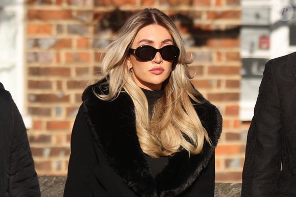 Kate Cassidy mostra carta deixada por Liam Payne um ano após sua morte trágica