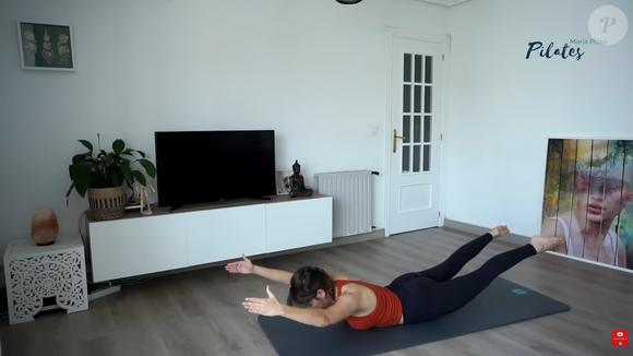 Movimentos como Hundred, Roll Over e Spine Stretch ativam o core, melhoram a mobilidade da coluna e exigem atenção total à respiração