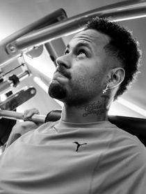 'Puro suco de ego': Neymar é detonado por foto na academia ao homenagear empresário morto em acidente de helicóptero com Rick