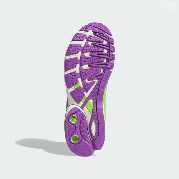Nostalgia e atitude se encontram no Adidas Pixar Toy Story Adistar Control 5, inspirado em Buzz Lightyear