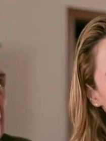 Com risco de expulsão do 'BBB 26', Ana Paula Renault chora ao revelar quase ter desistido do reality por saúde frágil do pai: 'No réveillon, praticamente morto'