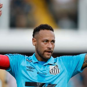 Qual é a altura de Neymar? Jogador de futebol tem 1,75 m