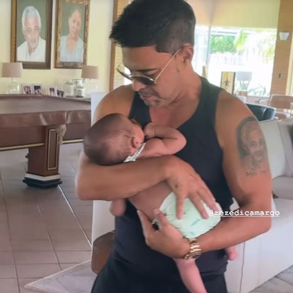 Filha de Graciele Lacerda e Zezé Di Camargo, Clara está com pouco mais de 2 meses de vida