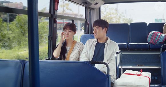 'Para Sempre Camélia': uma mãe solteira encontra apoio e amor em um policial enquanto luta contra o preconceito social e busca uma vida melhor