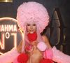 Carnaval 2025: Sabrina Sato aposta em look extravagante de pompons inspirado em 'poodle estilizado' para último dia na Sapucaí. Fotos!