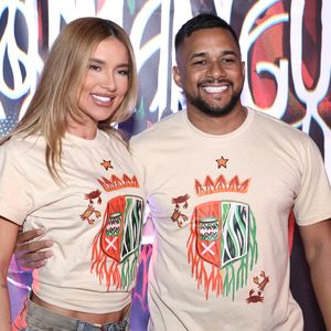 Virginia Fonseca e o Mestre Fafá no lançamento do enredo da Grande Rio.