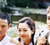 'First Love' gira em torno de um jovem que abandona seu sonho para sustentar a família, enquanto seu irmão se envolve com a mesma mulher que ele amou