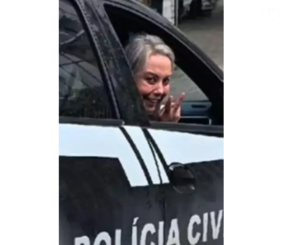 Rejane Schumann foi encontrada em estado de calamidade. O caso foi revelado publicamente pela ativista Deise Falci, da ONG Vem Adotar