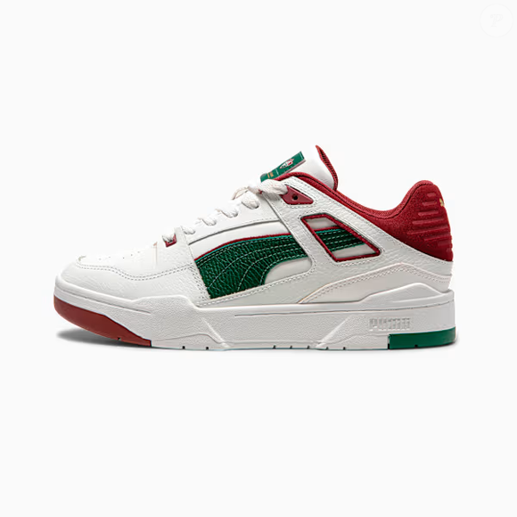 O Tênis Fluminense Slipstream, da Puma, combina as cores tradicionais do clube carioca, verde, grená e branco, com uma silhueta inspirada nos clássicos modelos de basquete lançados nos anos 1980 e reinterpretados para os consumidores contemporâneos