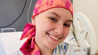 Como está a influenciadora Isabel Veloso hoje (12/12)? Internada na UTI, jovem recebe homenagem emocionante do pai: 'Se pudesse me ouvir…'