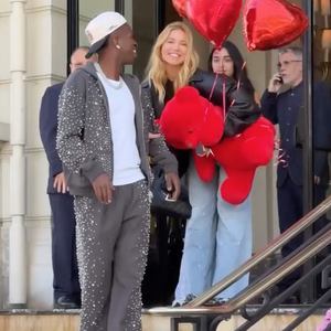 Vini Jr. pede Virgínia Fonseca em namoro com balões, ursos e pétalas de rosa e post viraliza