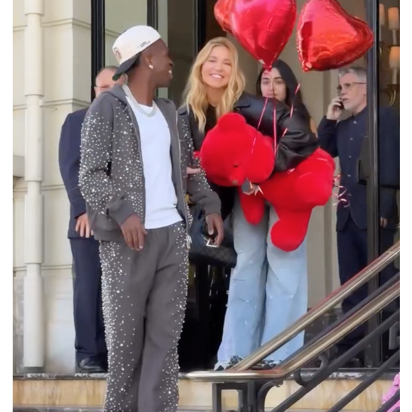 Vini Jr. pede Virgínia Fonseca em namoro com balões, ursos e pétalas de rosa e post viraliza