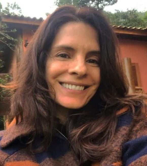Helena Ranaldi sobre higienização da pele: “Lavo meu rosto com sabonete que controla a oleosidade e uso cremes, na região dos olhos e em toda pele, indicados pela dermatologista”, contou a atriz à Quem, em 2020.