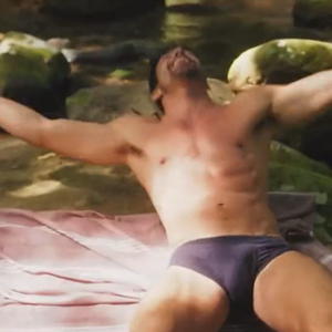 Antes da novela, Cauã Reymond já tinha aparecido de cueca em 'Terra e Paixão' e levado a web ao delírio