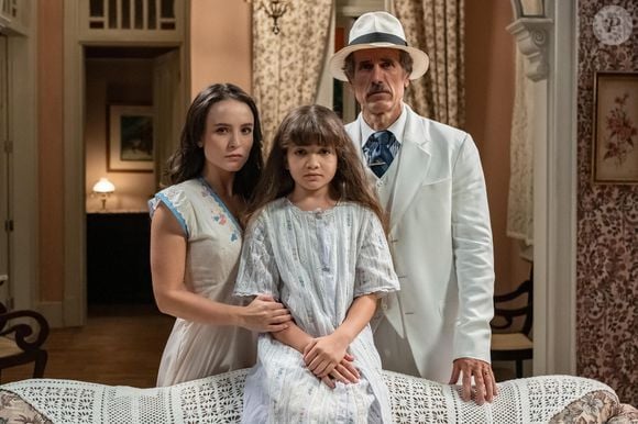 Ernesto (Eriberto Leão) sofrerá uma tentativa de assassinato de Sandra na cadeia, mas sobreviverá. Ele ainda prometerá a Estela (Larissa Manoela) que confessará os seus crimes.