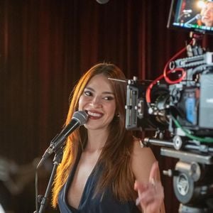 Ana Clara seguiu de ‘stand by’ mesmo após a confirmação de que Tadeu Schmidt entraria no ar, caso ele não conseguisse seguir depois da homenagem ao irmão