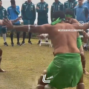 Smoking Ceremony fez parte da recepção aos jogadores da Seleção Brasileira na Austrália e está ligada às tradições dos povos originários da região