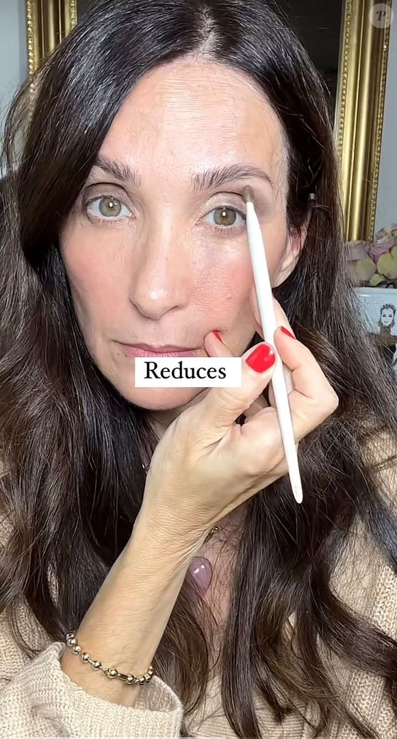 Segundo a especialista Susana Marín, a forma tradicional de aplicar sombras pode não ser a mais indicada para quem tem pálpebras mais maduras. A maquiadora afirma que inverter os tons claros e escuros contribui para um olhar mais aberto e luminoso