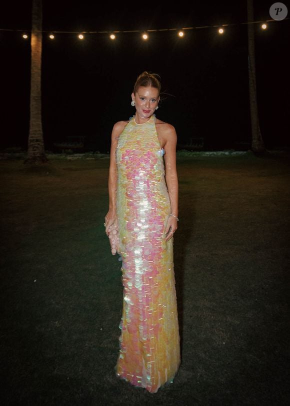 Marina Ruy Barbosa parece ter ficado incomodada com um comentário sobre uma possível gravidez