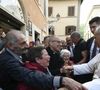 Papa Leão XIV visitou o santuário de Nossa Senhora do Bom Conselho, onde abençoou fiéis