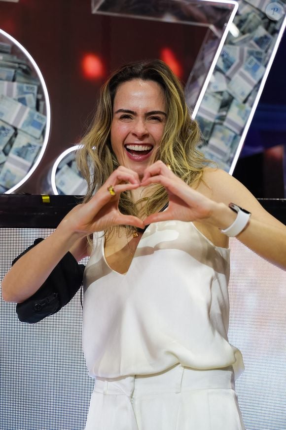 Ana Paula Renault, campeã do 'BBB 26', não participou do reencontro com ex-participantes após rotina intensa de compromissos