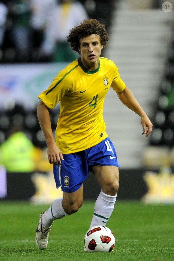 Na Copa do Mundo de 2014, disputada no Brasil, David Luiz foi um dos principais zagueiros, titular absoluto e figura mais carismática da Seleção Brasileira. Ele ganhou destaque ao marcar um gol de falta nas quartas de final contra a Colômbia e chorou copiosamente após a eliminação