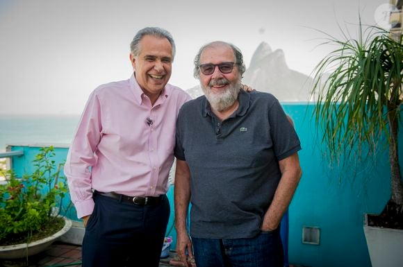Morreu Cacá Diegues aos 84 anos: na foto, cineasta dá entrevista à TV para Roberto D'Ávila