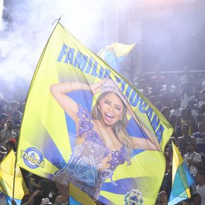 Carnaval 2025: Lexa, que não desfilará como rainha de bateria da Unidos da Tijuca por complicações na gravidez, ganhou homenagem da torcida