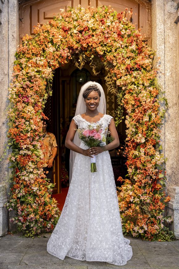 Vestido de noiva de Daniela (Jessica Marques) era romântico e delicado