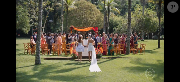 Os vestidos conceituais usados por Lorena e Juquinha no casamento de Três Graças viraram assunto entre fãs da novela nas redes sociais