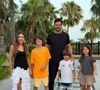 Patricia Abravanel e Fabio Faria estão casados desde 2 de maio de 2017 - na foto, casal com os filhos, Pedro, Jane e Senor