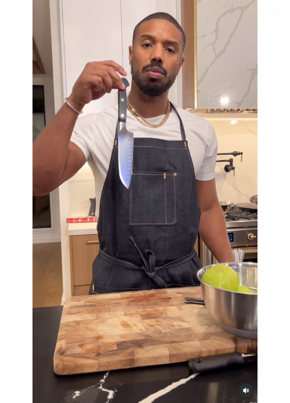 Michael B. Jordan come muito peixe em seu dia a dia. Segundo o nutricionista, essa é uma das melhores fontes de proteína tanto para o corpo quanto para a pele