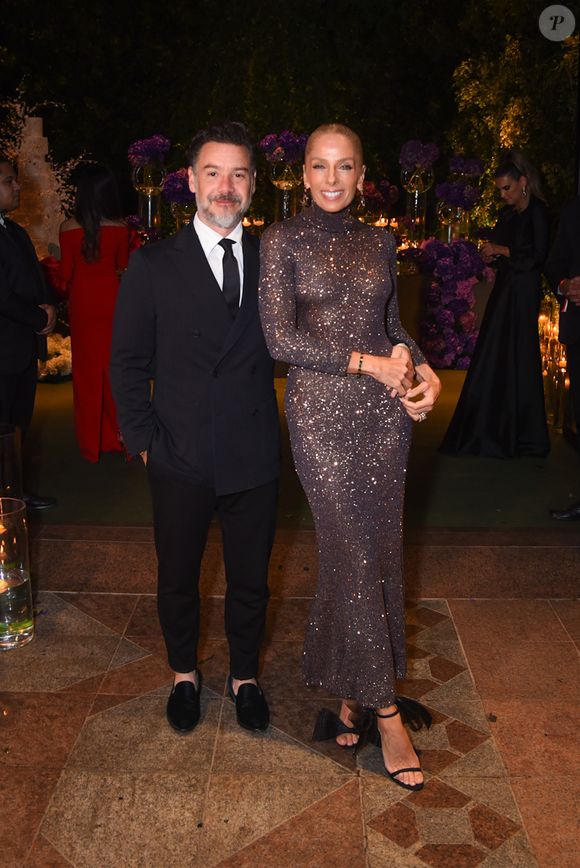 Ex-mulher de Roberto Justus, Adriane Galisteu levou o marido para a festa