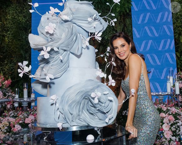 Vera Viel deu uma festa luxuosa nesta sexta-feira (10) para comemorar o aniversário de 50 anos