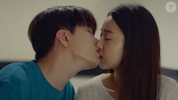 'Love And Wish': uma jovem se muda para uma nova cidade e conhece um colega de escola que sofre bullying, e tenta ajudá-lo