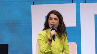 Globo no 'Reclame Aqui': remake da novela 'Vale Tudo' é detonado por fã, que pede demissão de Manuela Dias; emissora reage