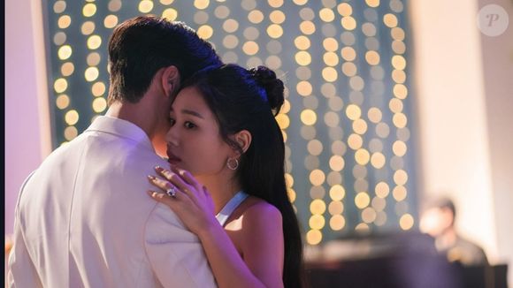 'Beijo Explosivo' promete ser uma comédia romântica diferente dos clichês e com intensidade do início ao fim