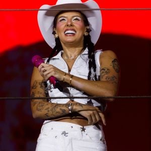 Ana Castela curtiu os comentários no TikTok