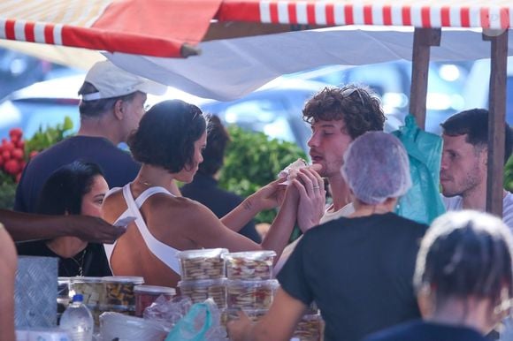 Shawn Mendes e Bruna Marquezine comeram várias iguarias tipicamente brasileiras