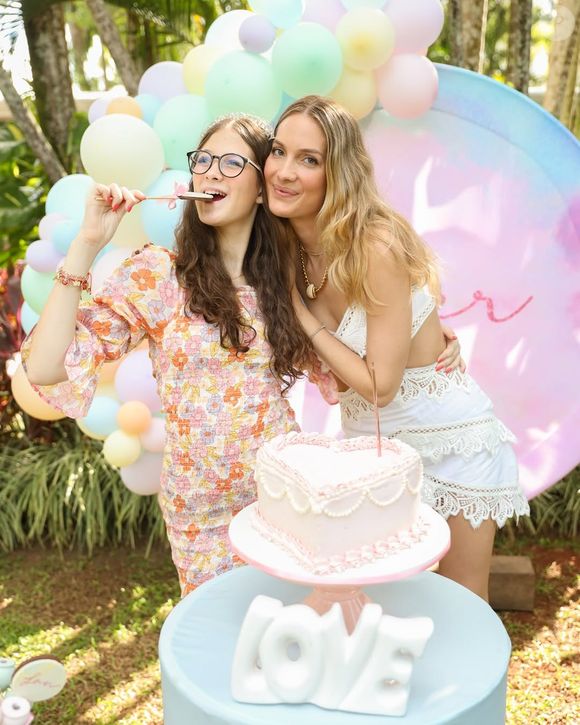 Filha de Schynaider Moura, Anne-Marie tinha 16 anos e morreu em 21 de setembro de 2025 três anos após passar por transplante de coração