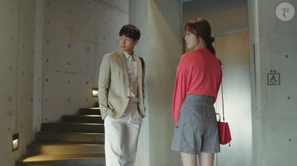 Mika, apelido da protagonista, percebe que seu tempo de vida é aumentado por apenas uma pessoa: o diretor Lee Do-ha