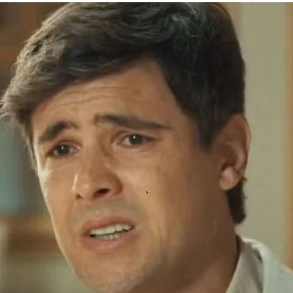 Candinho (Sergio Guizé) promete tirar Dita da cadeia