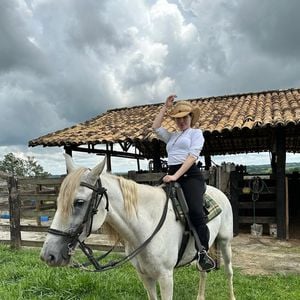 No começo de 2023, Gkay reapareceu na web completamente mudada