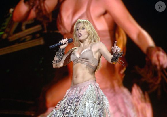 No fim da década de 2000, Shakira estava com os fios bem iluminados