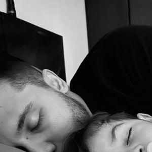 Tania García também relaciona o hábito de dormir com os pais a uma menor presença de medos noturnos e pesadelos, além de uma melhor regulação dos ritmos circadianos