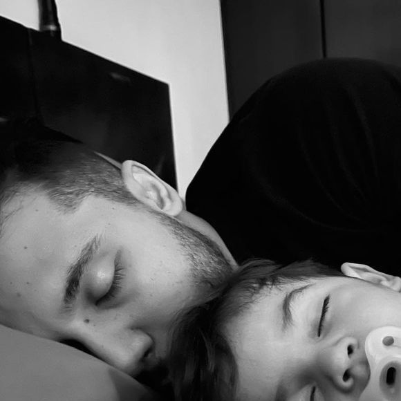Tania García também relaciona o hábito de dormir com os pais a uma menor presença de medos noturnos e pesadelos, além de uma melhor regulação dos ritmos circadianos