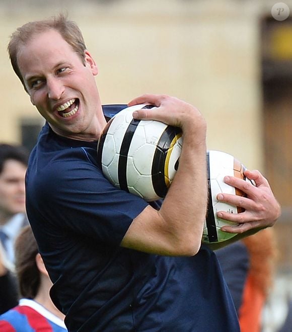 O filho mais velho do então príncipe Charles com a inesquecível Princesa Diana cresceu sob os holofotes, mas acabou desenvolvendo hábitos e interesses que fazem muita gente enxergá-lo como alguém 'gente como a gente'.